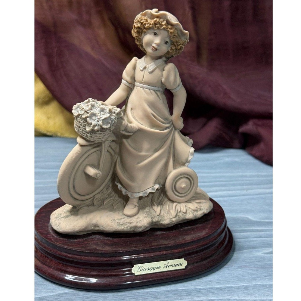 Giuseppe Armani 1993 "Biking Around"‎ Girl on Tricycle Figurine